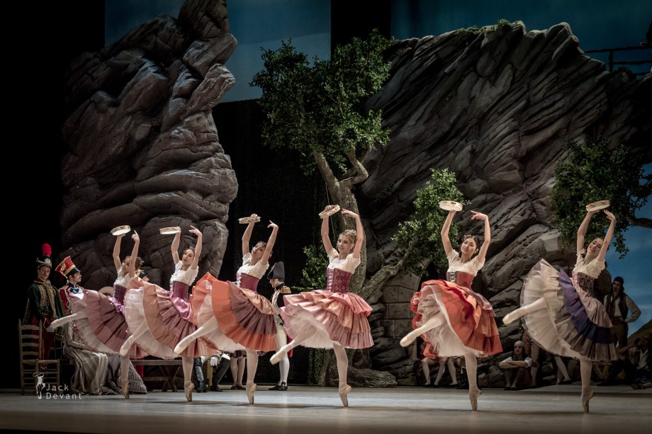 Pas de sept bohémiens (2014), photo by Jack Devant©