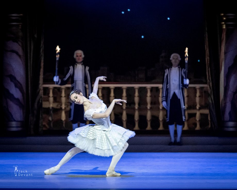 Grand Pas Classique, with Séverine Ferrolier (2014), photo by Jack Devant©