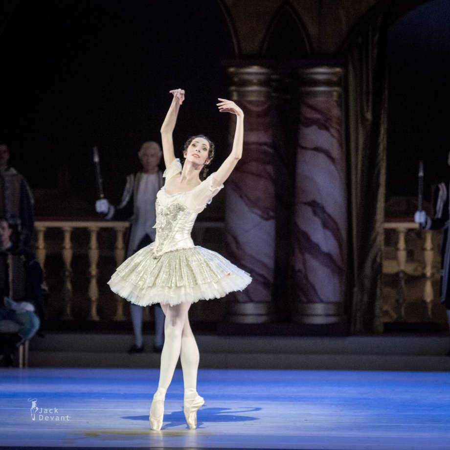 Grand Pas Classique, with Daria Sukhorukova as Paquita (2014), photo by Jack Devant©
