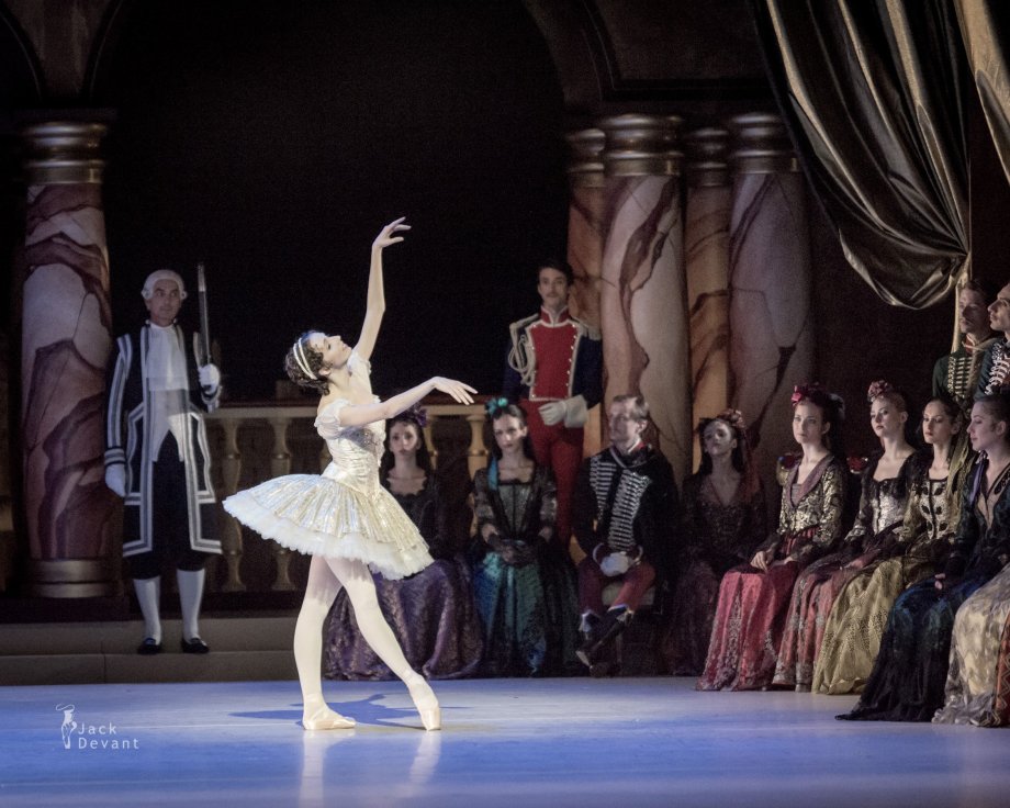 Grand Pas Classique, with Daria Sukhorukova as Paquita (2014), photo by Jack Devant©