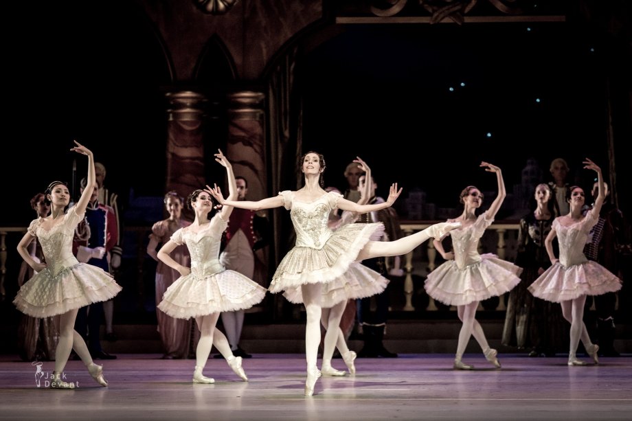 Grand Pas Classique, with Daria Sukhorukova as Paquita (2014), photo by Jack Devant©