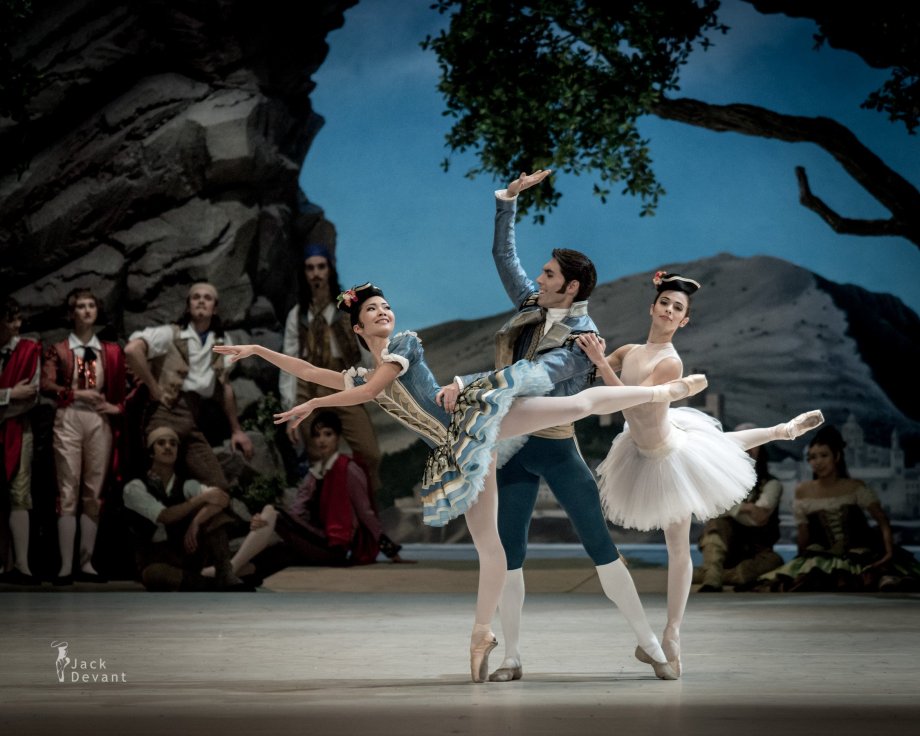 Javier Amo, Mai Kono and Katherina Markovskaya in the Pas de trois (2014), photo by Jack Devant©