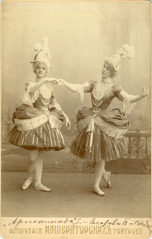 Lyubov Egorova and Julia Sedova as Columbine (1900s)