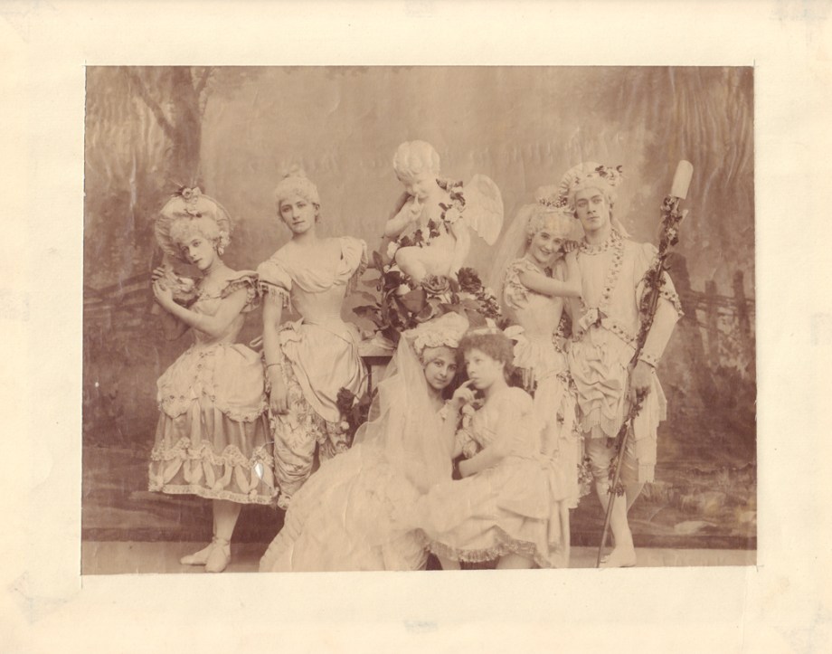 Olga Preobrazhenskaya as Chloë, Olga Leonova as Venus, Varvara Rykhliakova as Lisa, Zinaida Georgievskaya as Hymen, Nikolai Legat as Hylas and Sophia Repina as Cupid in Ivanov's revival (1893)